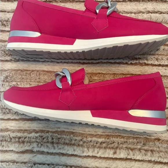 Remonte Fuchsia Loafers with Silver Chain - Picture 4 of 6